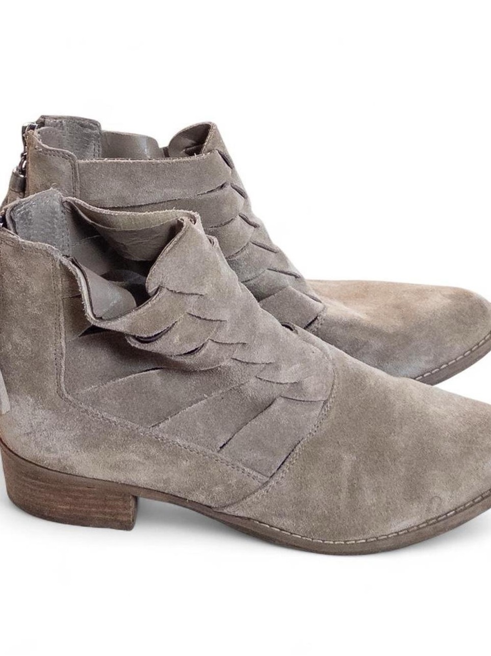 Volatile Taupe Suede Leather Ankle Booties Women’s Size 8 Tassel Zip Boho